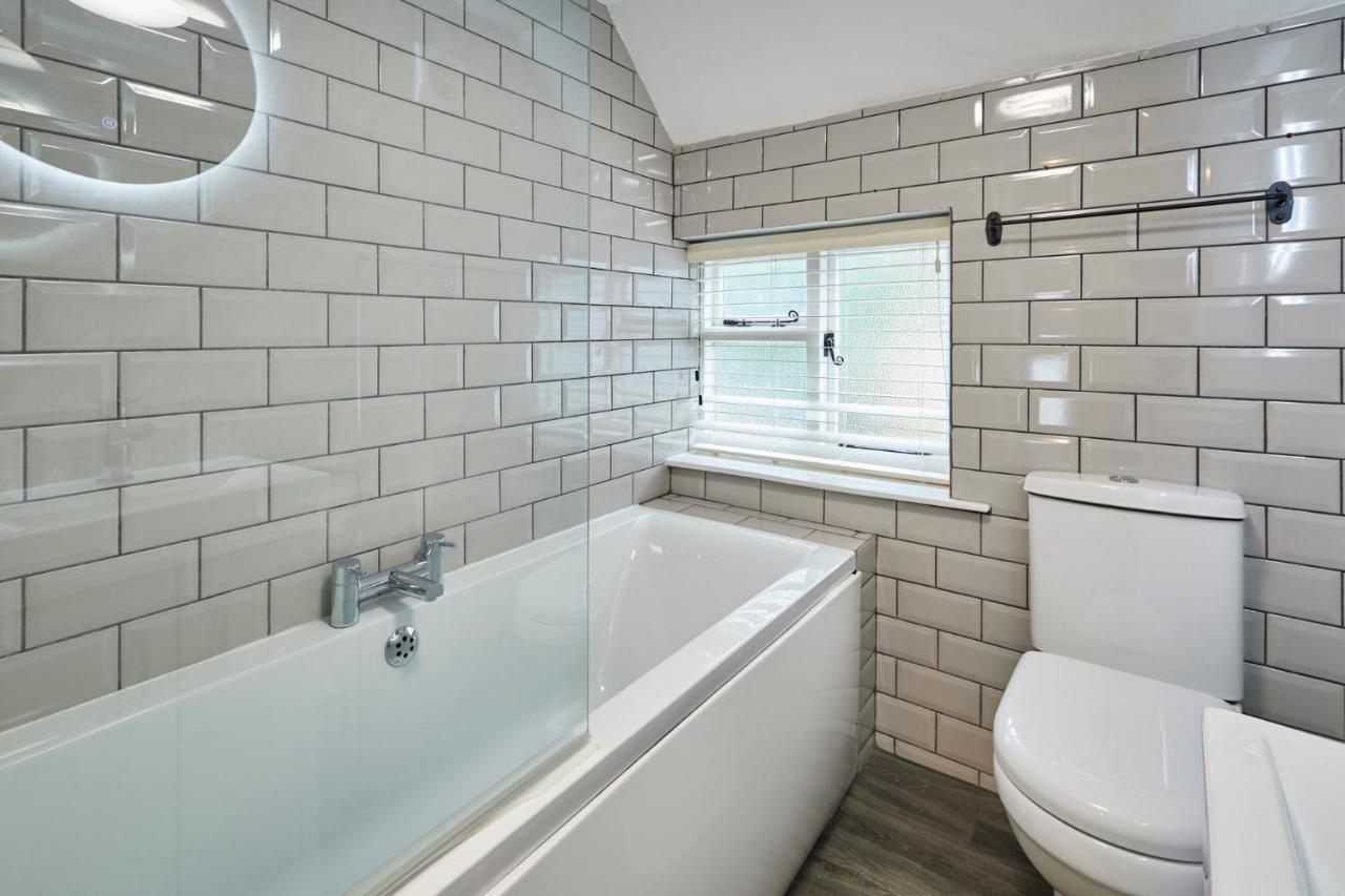 Host & Stay - Cragg Cottage Уитби Екстериор снимка