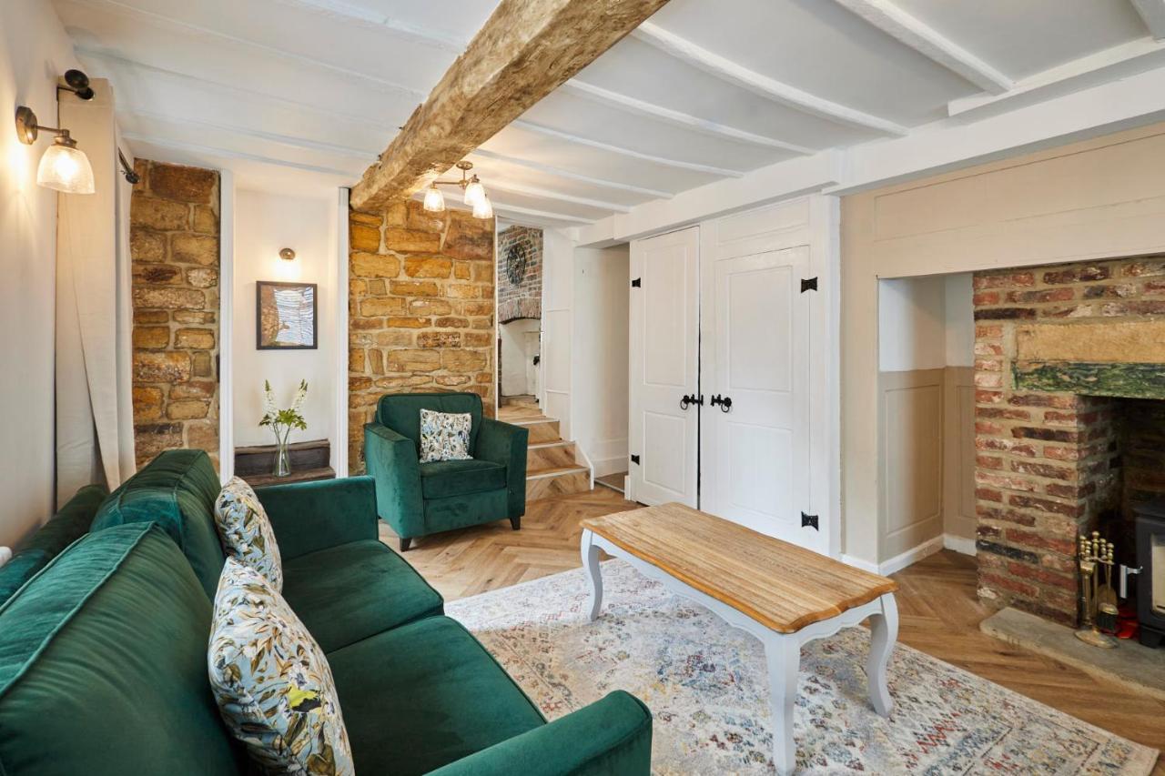 Host & Stay - Cragg Cottage Уитби Екстериор снимка