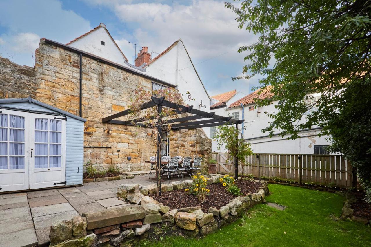 Host & Stay - Cragg Cottage Уитби Екстериор снимка